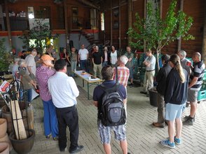 Begrüßung in der Baumschule Pflanzlust (Foto:Robert Scheibel)