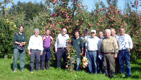 Exkursion zum Kompetenzzentrum für Obstbau Bodensee bei Ravensburg mit Landessprecher Hermann Schreiweis